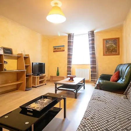 T2 Hyper-centre Apartman *